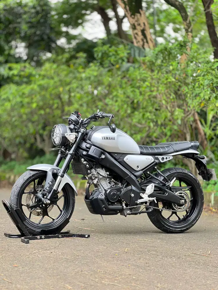 YAMAHA XSR 155 2023 SILVER KM RENDAH PAJAK PANJANG LIKE NEW