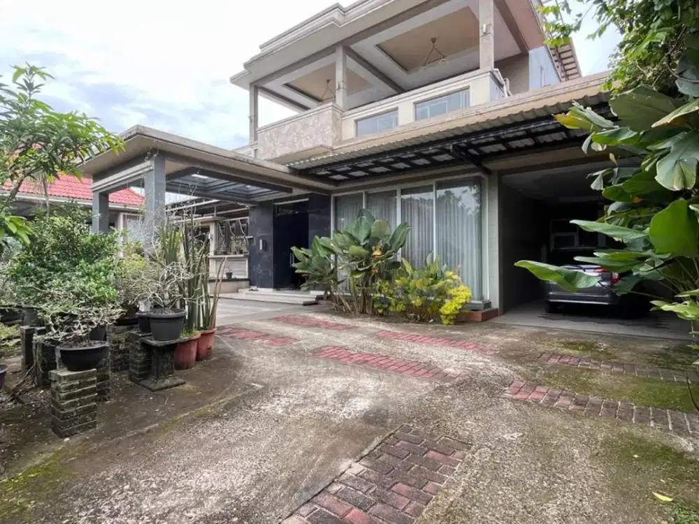 Rumah Mewah Vibes Nyaman Ada Kolam Ikan Parkiran Mobil Luas Lokasi Gunung Putri Bogor