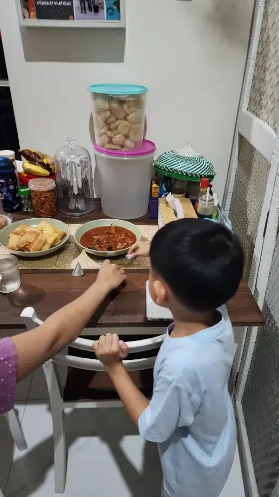 Di cari Asisten Rumah Tangga