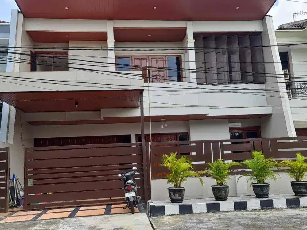 Rumah Mewah Semi Furnish di Dharma Husada Selangkah ke Galaxy Mall Siap Huni