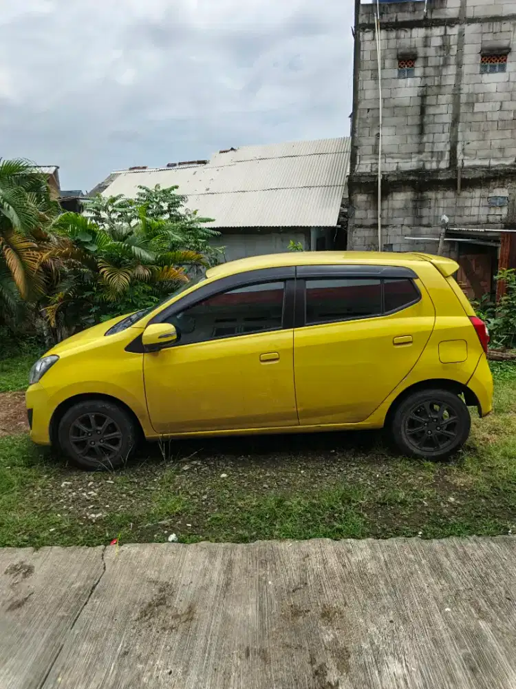 Dijual Daihatsu Ayla 2021 1.0 AT - Kuning