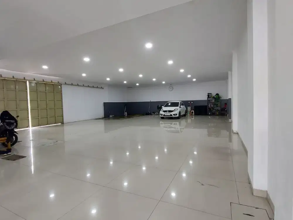 Di jual  ruko hoek 5 lantai di megaboulevard harapan indah bekasi barat pinggir jalan