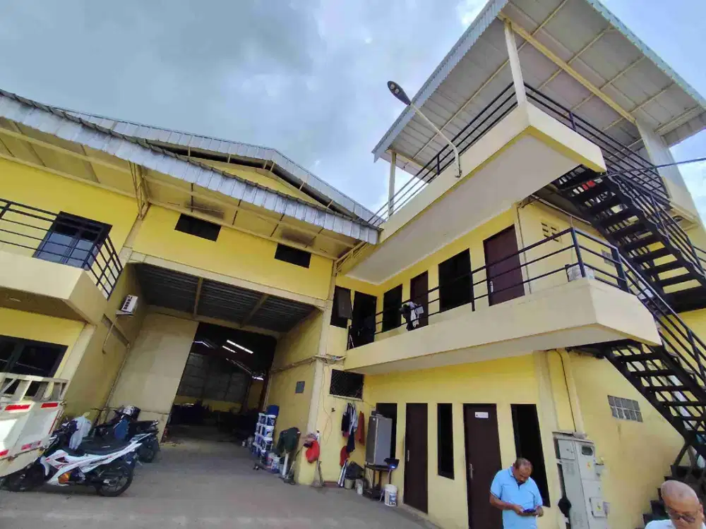 DI JUAL CEPAT ! gudang siap pakai ada mess karyawan di pasar Kemis Tangerang