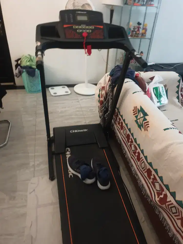 Treadmill kinetic electric