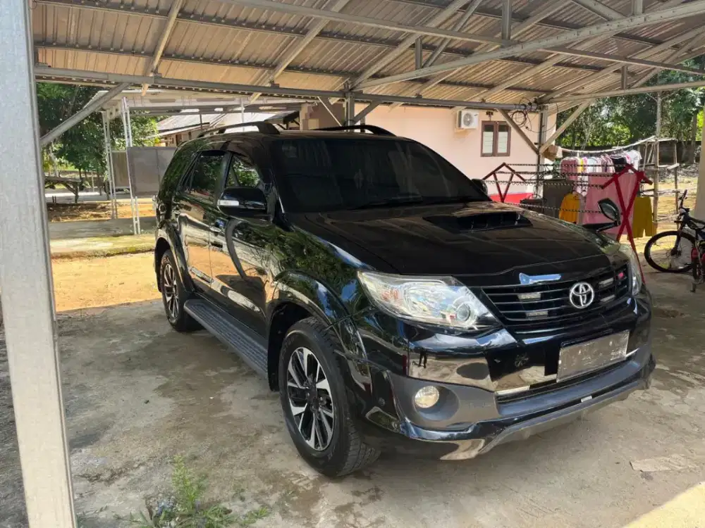 Toyota Fortuner 2.7G TRD Hitam 2014 AT (Full Black)