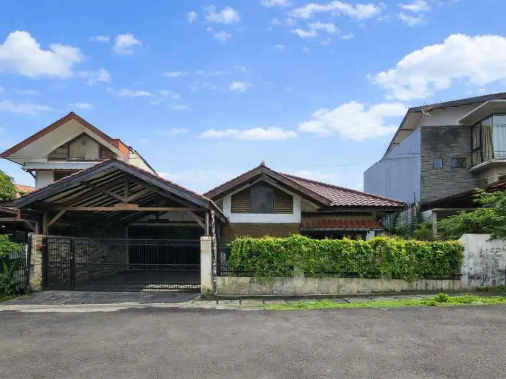 RUMAH CINERE DENGAN TANAH LUAS DALAM KOMPLEK TERDEPN