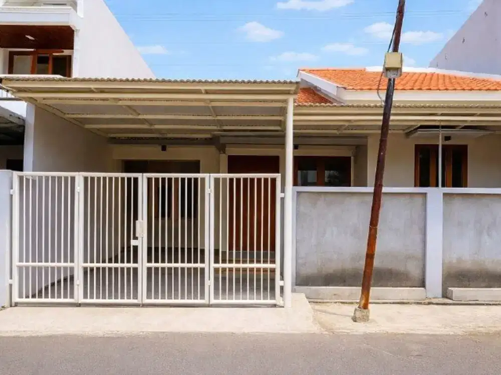 Rumah Manyar Tirtoyoso  Strategis • Siap Huni • Carport 2