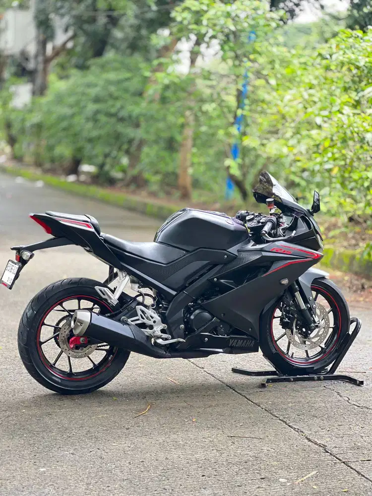 KM LOW! YAMAHA YZF R15 V3 2018 HITAM PAJAK PANJANG SIAP NGEBUT