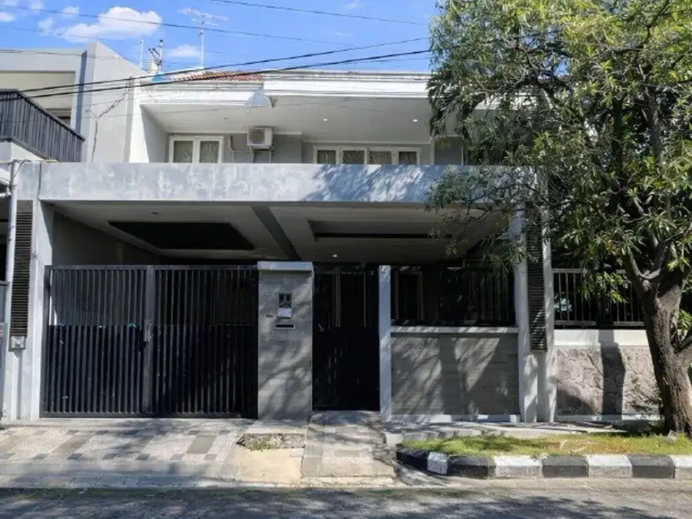 Rumah Sutorejo Prima Indah Strategis • Siap Huni • Carport