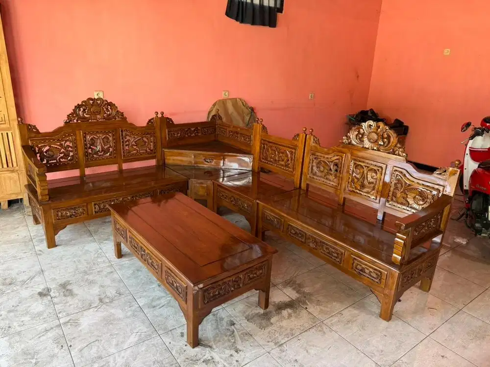 Kursi tamu sudut ukir jati