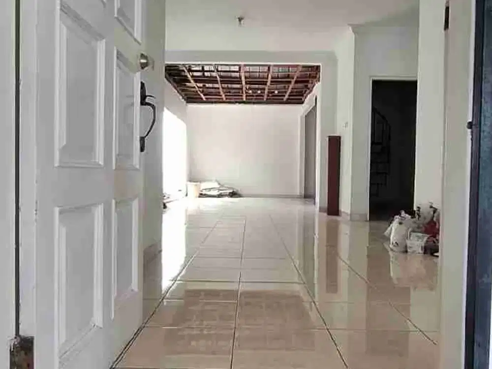 RUMAH MURAH 2 LANTAI DI CLUSTER SEBERANG MAL LIVING WORLD!