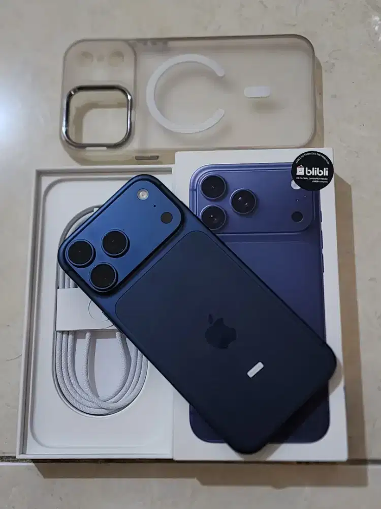 I Phone 17 Pro Max 256Gb IBOX, warna Biru, kondisi 100% Mulus (BH:100%