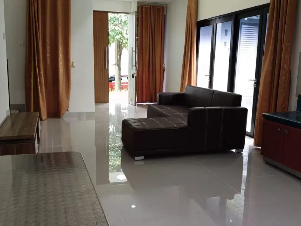 Fegb. Rumah Disewakan di Summer Bliss Lippo Cikarang