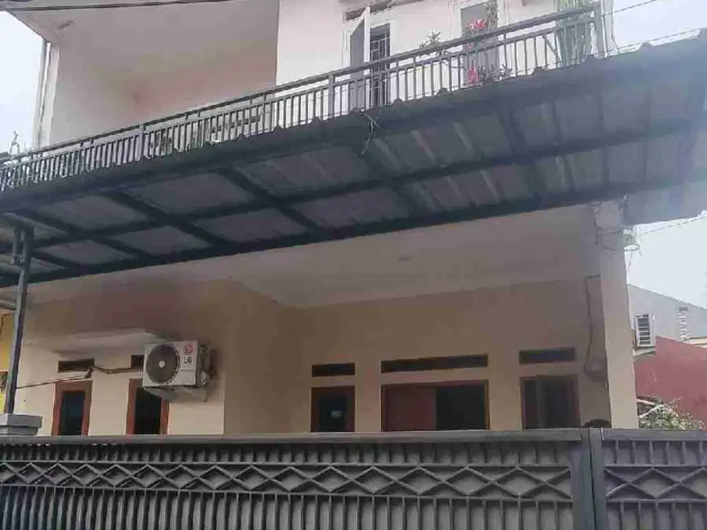 DIJUAL CEPAT RUMAH 3lt Semi furnished