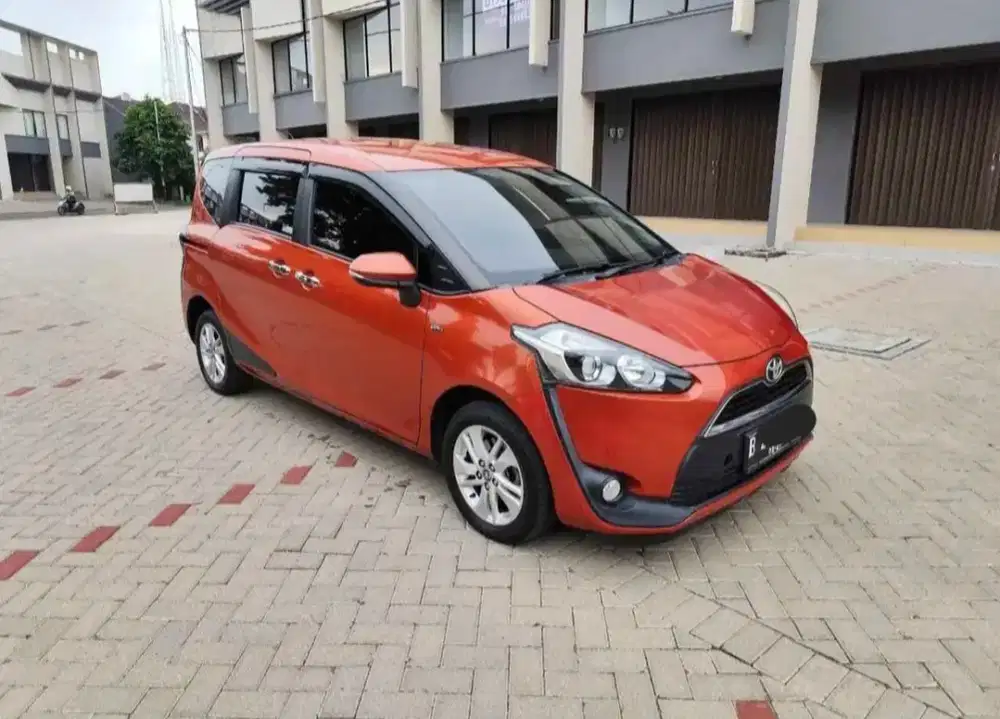 Sienta G at bensin 2017