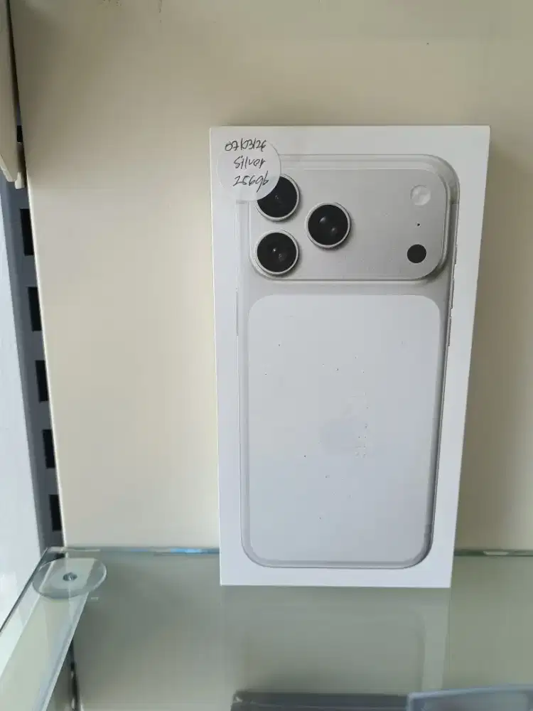 Kredit Kredivo iPhone 17 promax 256GB Silver bunga 0 Tanpa Dp