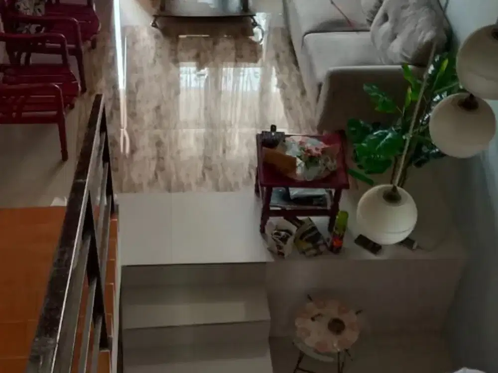 RUMAH MINIMALIS TERAWAT 2 LANTAI LINGKUNGAN NYAMAN SIAP HUNI DI CIMAHI