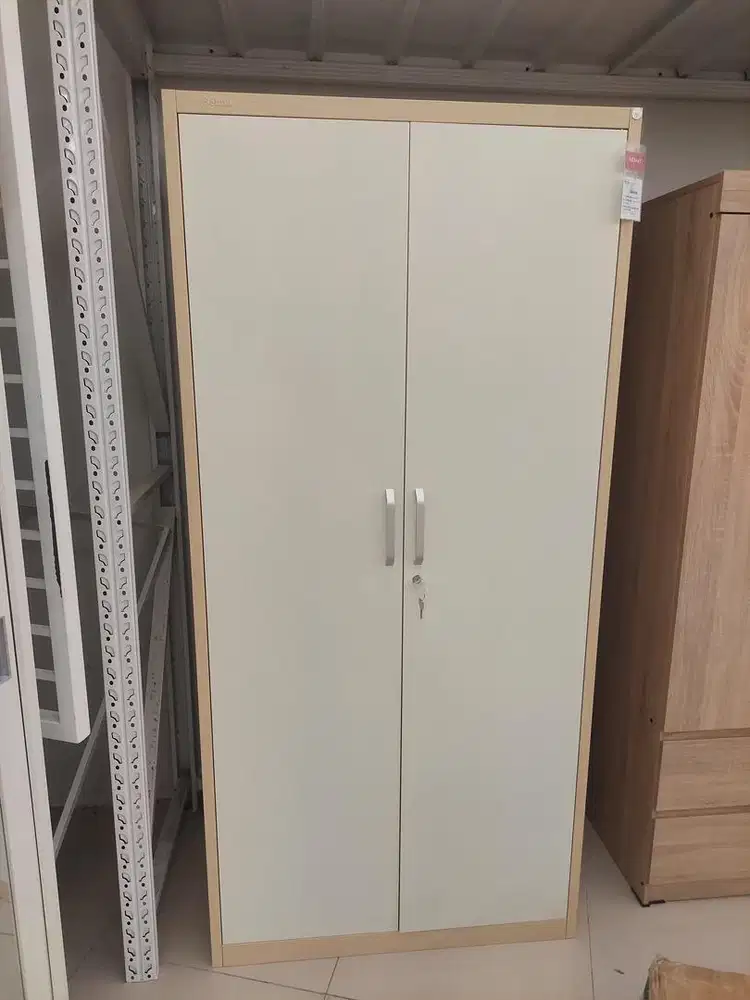 Lemari Pakaian besi 2 Pintu