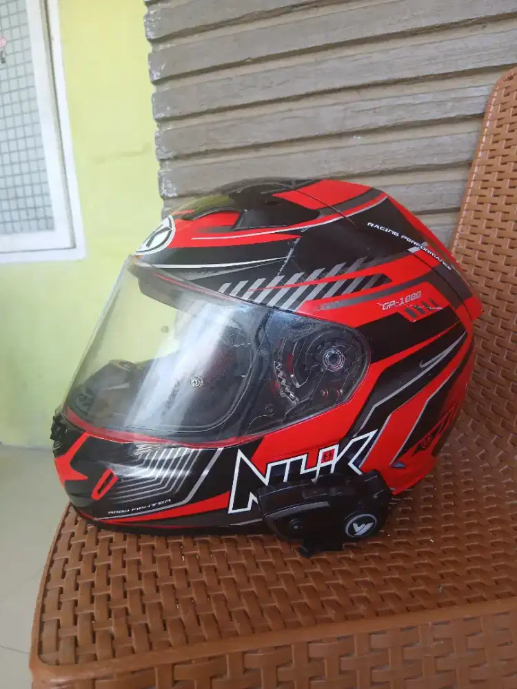 Helm Nhk gp 1000