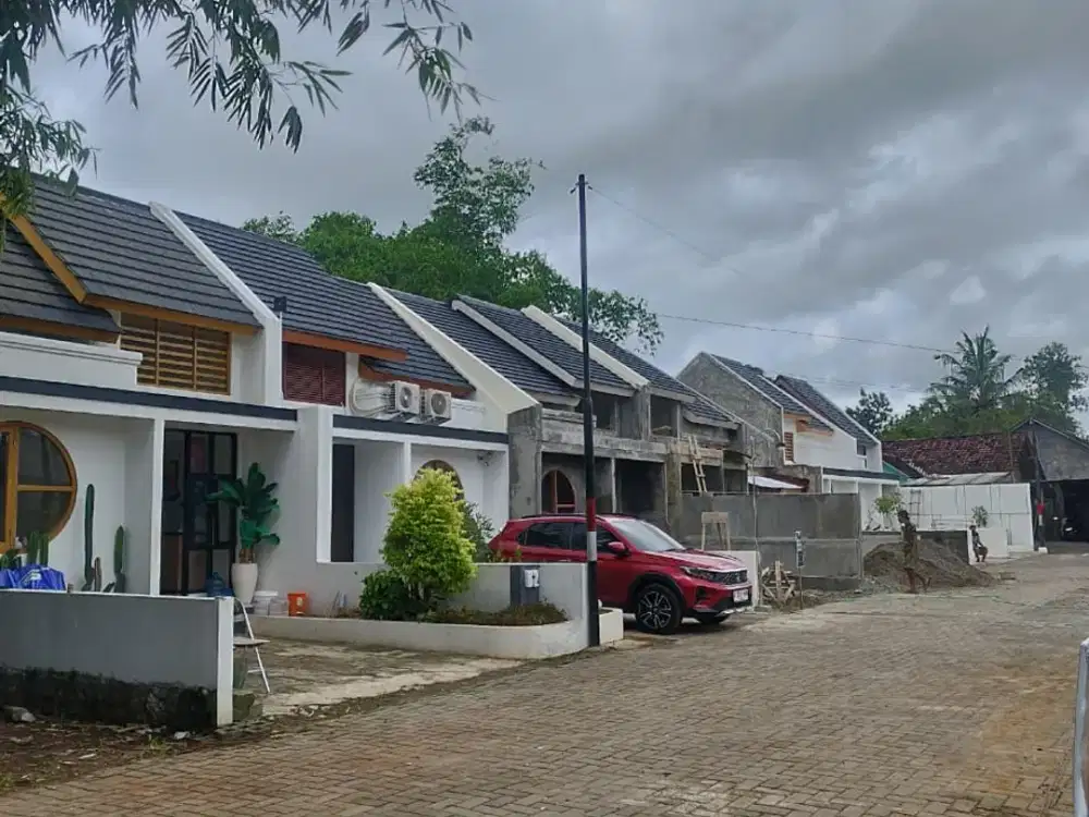 Cari rumah murah dekat Jogja? Kini tersedia di Sentolo, Kulon Progo, lokasi strategis di selatan markas Brimob dan dekat calon exit tol! Akses mudah,