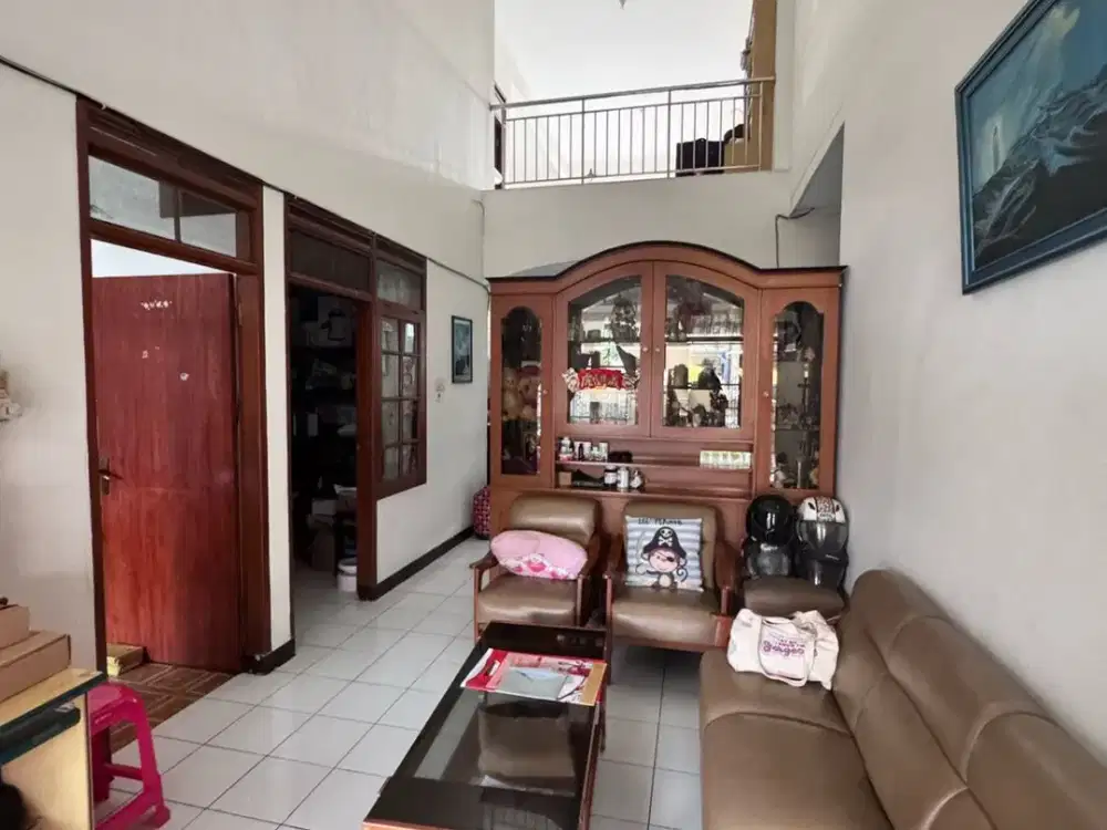 RUMAH BAGUS 2 LANTAI SEMI FURNISHED STRATEGIS DEKAT TOL, SEKOLAH, TEMPAT KULINER DI TAMAN KOPO INDAH 3 TKI3 BANDUNG
