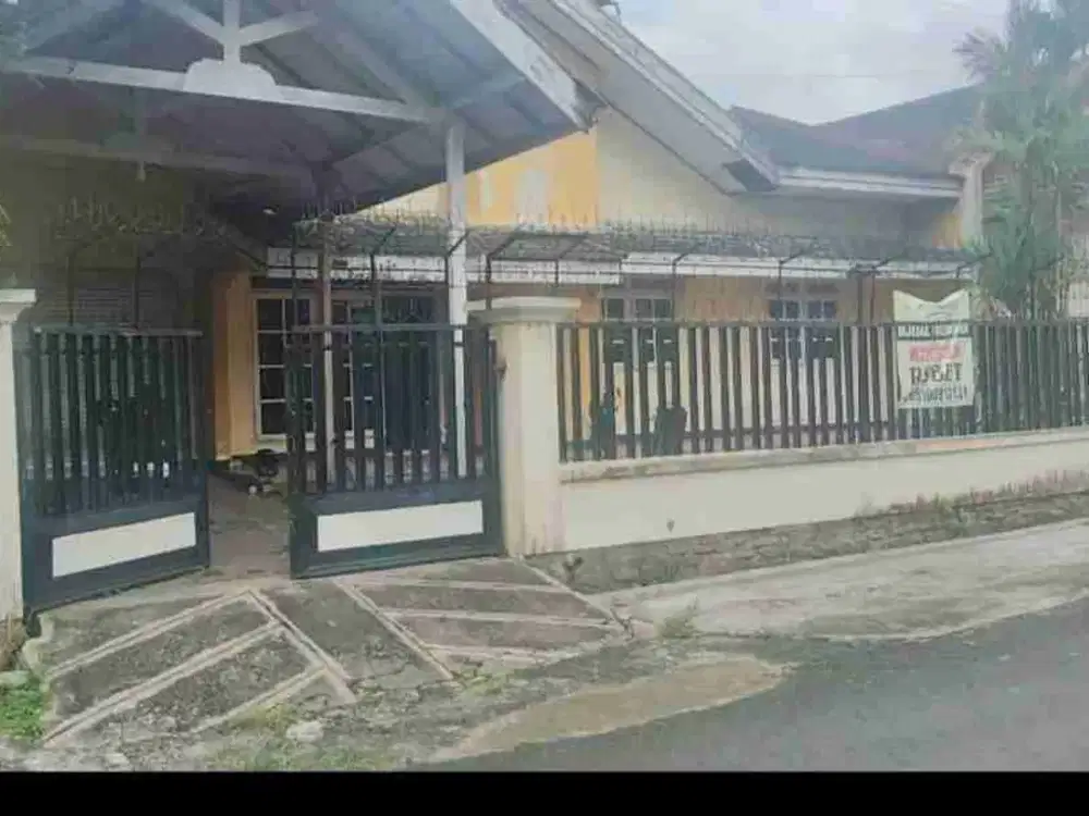 Disewakan Rumah Luas Pusat kota Jember