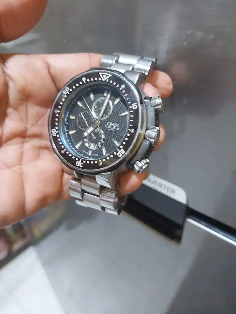Oris Chronograph Quartz. Dimensi Besar.