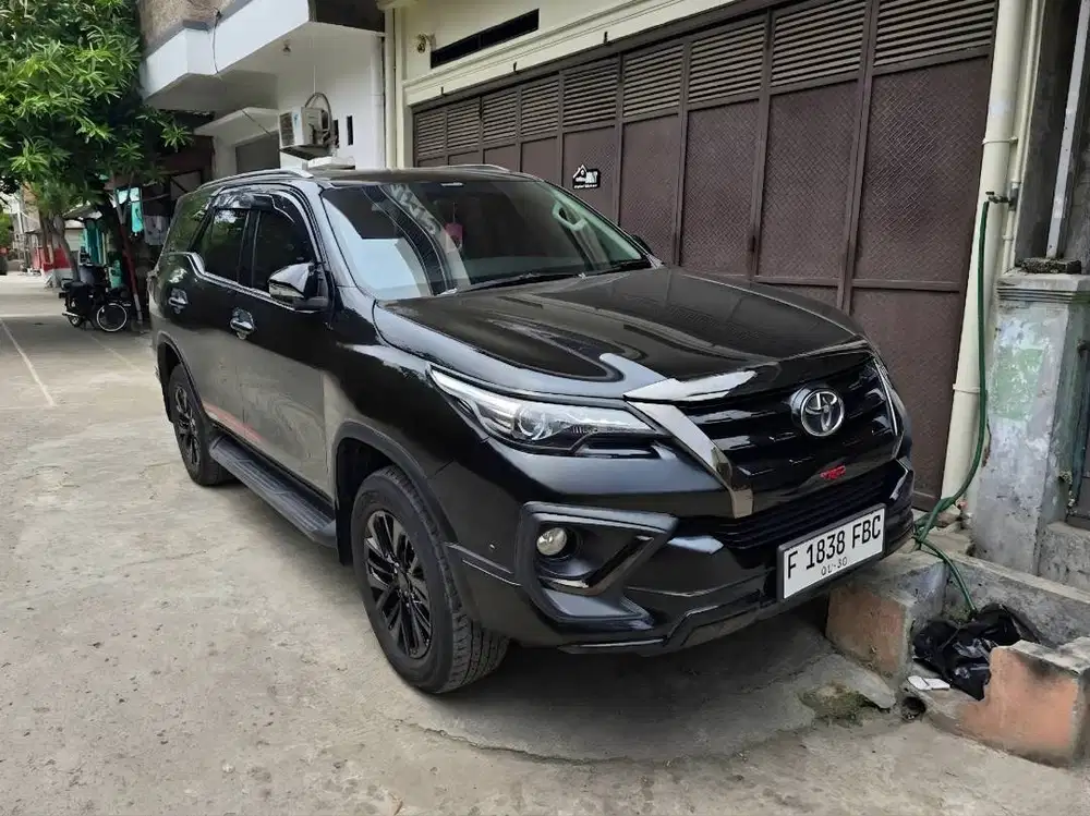 Toyota Fortuner TRD Sportivo Diesel Matic AT Tahun 2020 Hitam , 2019