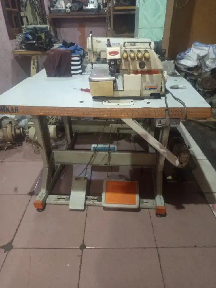 Mesin Obras Siruba benang 4 komplit