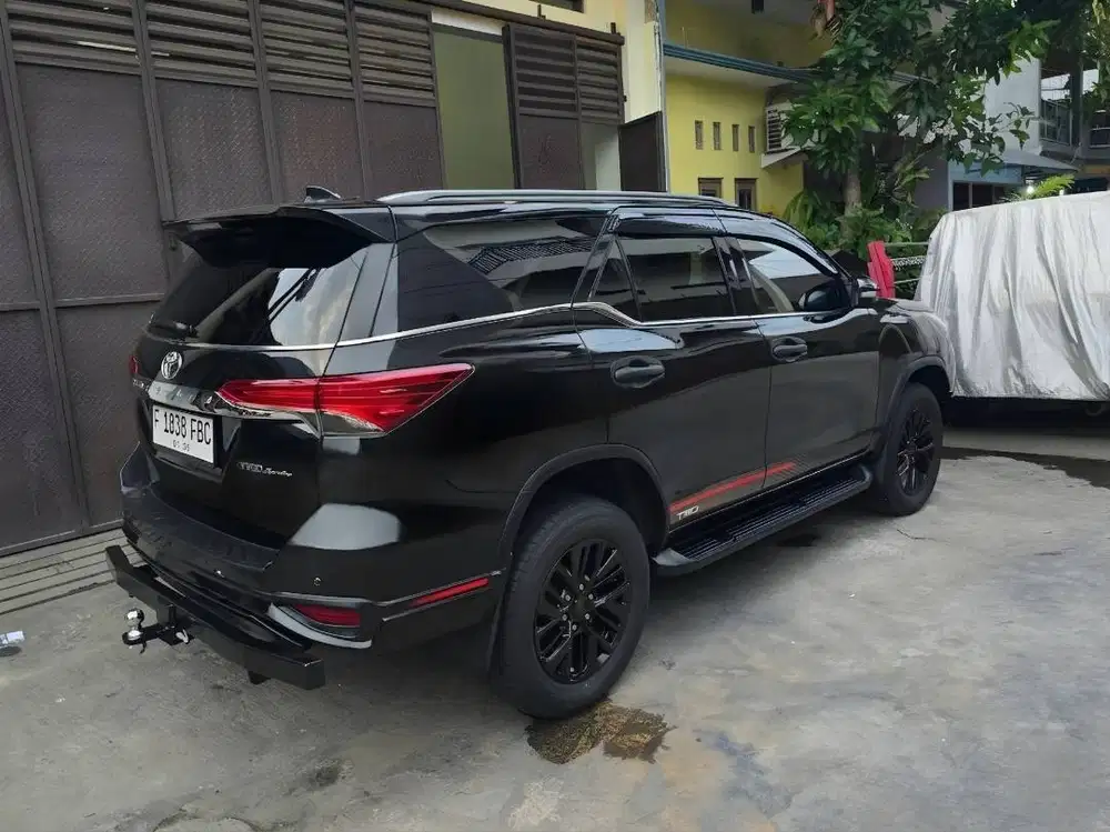 Toyota Fortuner TRD Sportivo Solar Matic AT Tahun 2020 Hitam , 2019