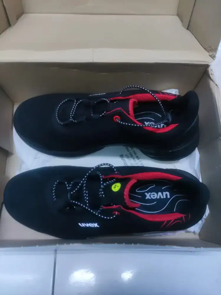 Sepatu Safety Uvex 1 G2 X-tended S3 size 42