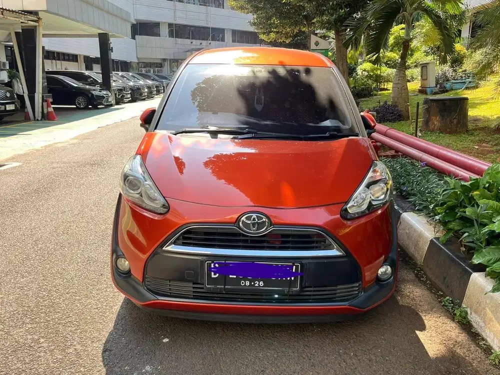 Dijual Sienta tipe V 1.5 Manual 6 Speed 2016
