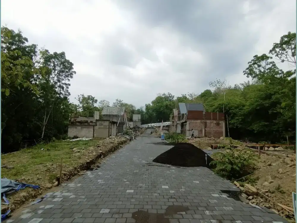 Kavling Tanah Bernuansa Villa di Kawasan Asri Jogja  Hadir kavling tanah di kawasan dengan konsep nuansa villa tropis, dikelilingi lingkungan hijau da