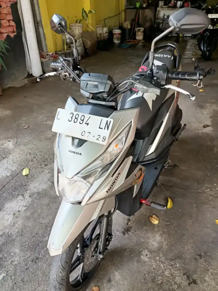 Jual cepat motor Honda Beat Street 2019