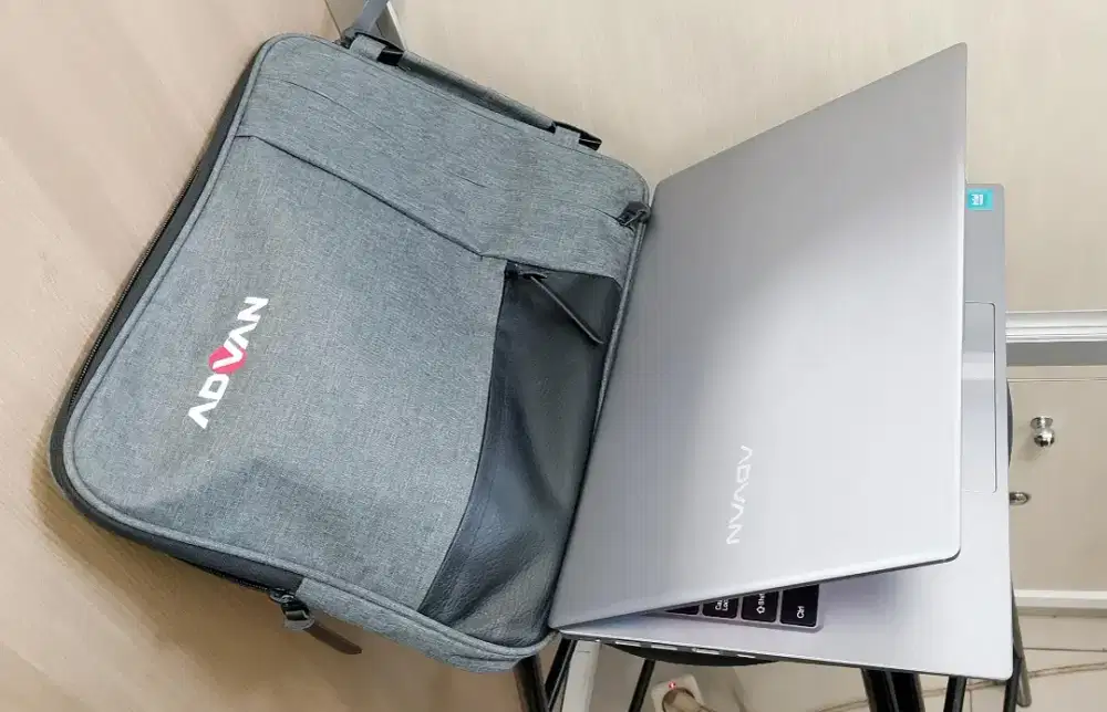 Dijual laptop ADVAN Slim ram 4GB DDR4 SSD 128GB Win 11 siap pakai 24ja