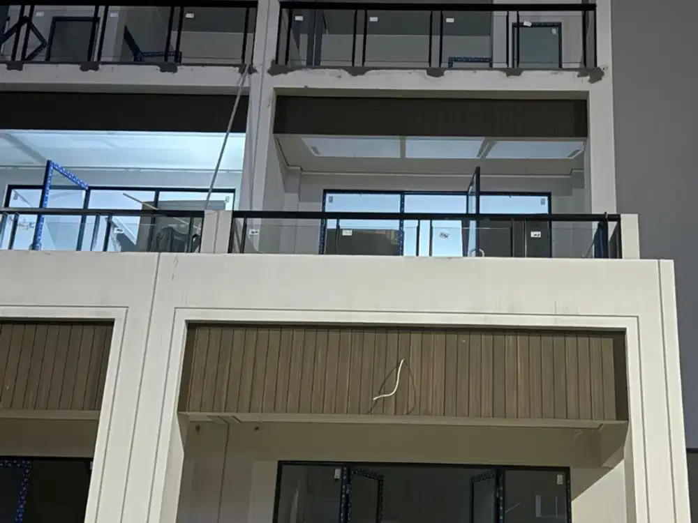 DISEWAKAN Ruko Sorrento Grande East, Lokasi strategis berada di jalur penghubung Gading Serpong dengan BSD City