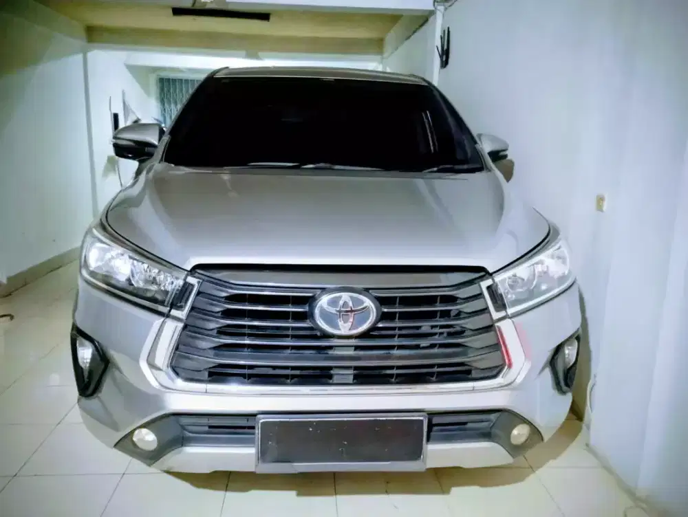 Toyota New Innova G 2021 AT, silver mulus ,terawat  seperti baru