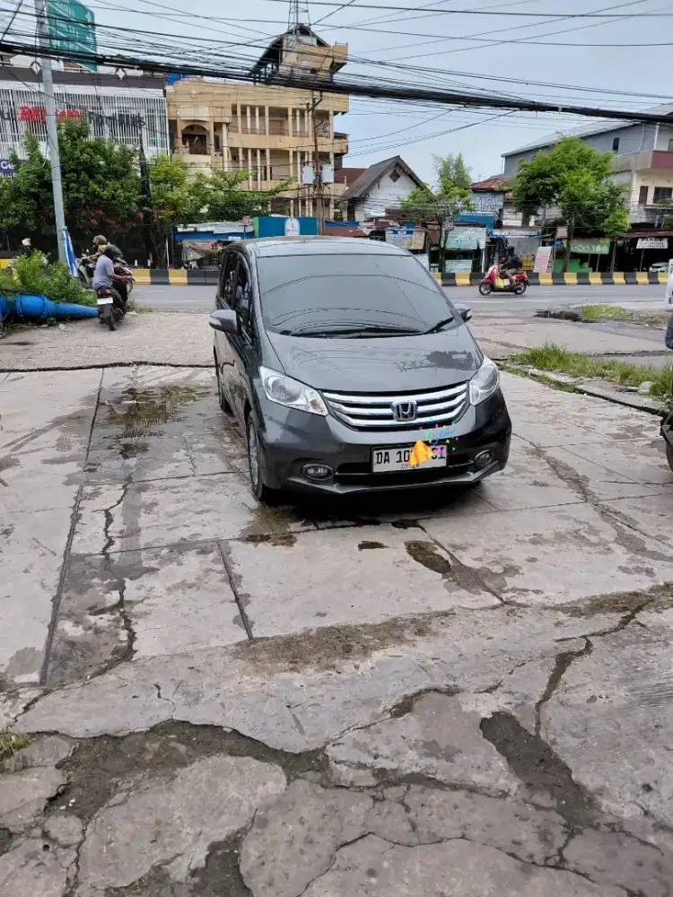 Honda freed 2015 E psd matik