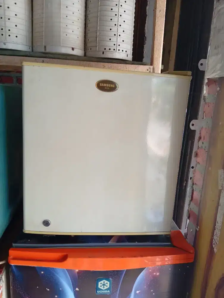 Kulkas Mini Bar bekas Mer Samsung kea dingin