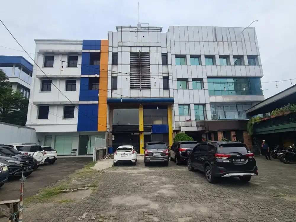RUKO GANDENG 4 LANTAI JATINEGARA TIMUR PARKIR LUAS EX KANTOR STRATEGIS