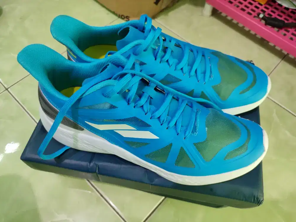 Sepatu running Mills Treximo