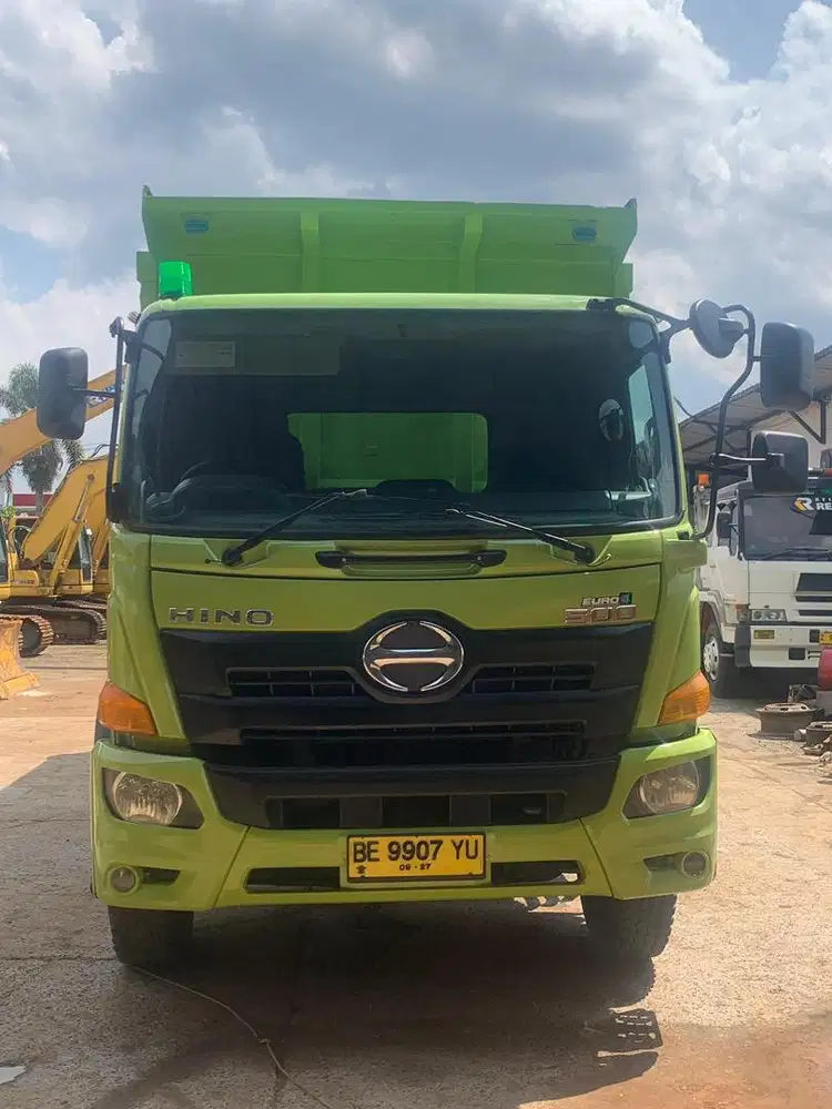 Hino fm 260 jd 2017 unit bagus ban baru semua  indek 30 m3