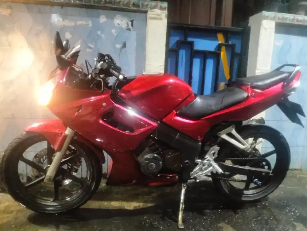 Honda CBR old 150r thailand