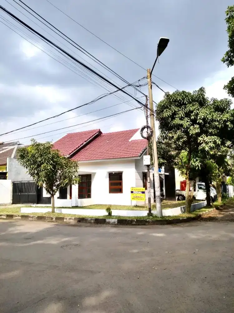 RUMAH HARGA DIBAWAH PASAR DI KOMPLEK ADIPURA SAMPING SUMMARECON