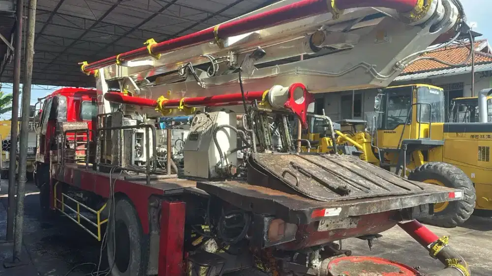 Concrete pump Isuzu boom 21 meter