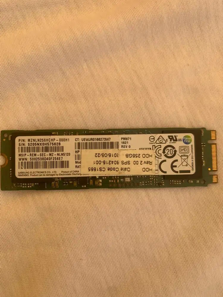 Ssd m2 merk samsung 256GB bekas copotan masih bagus