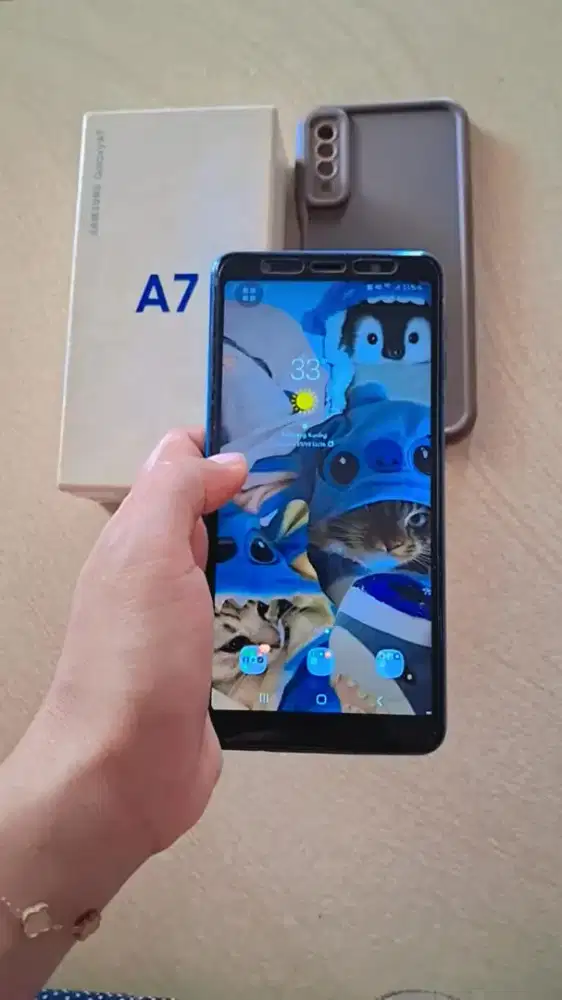 Bismillahirrahmanirrahim dijual BU CEPAT HP Samsung A7 2018 Ram 4/64GB