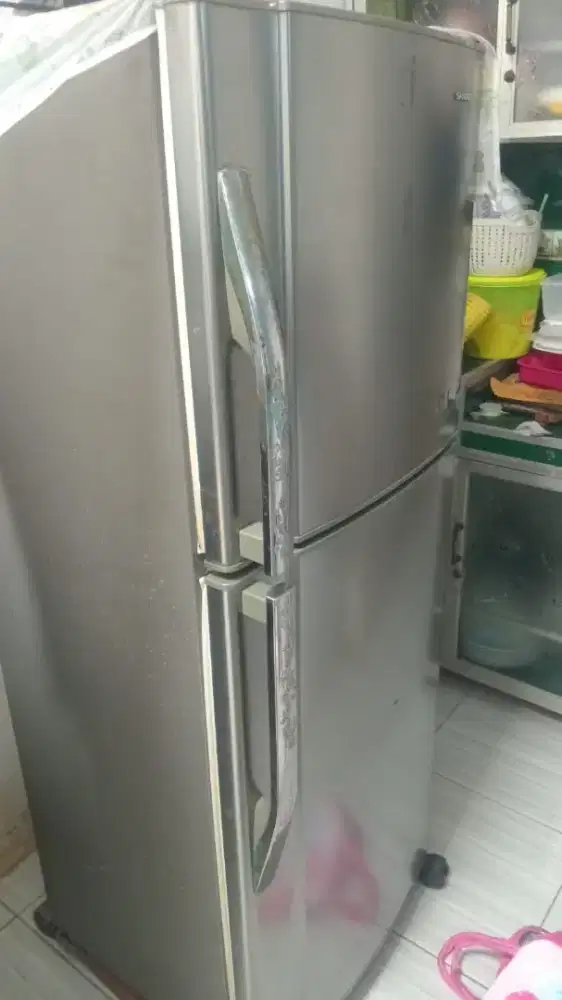 KULKAS SHARP 2 PINTU