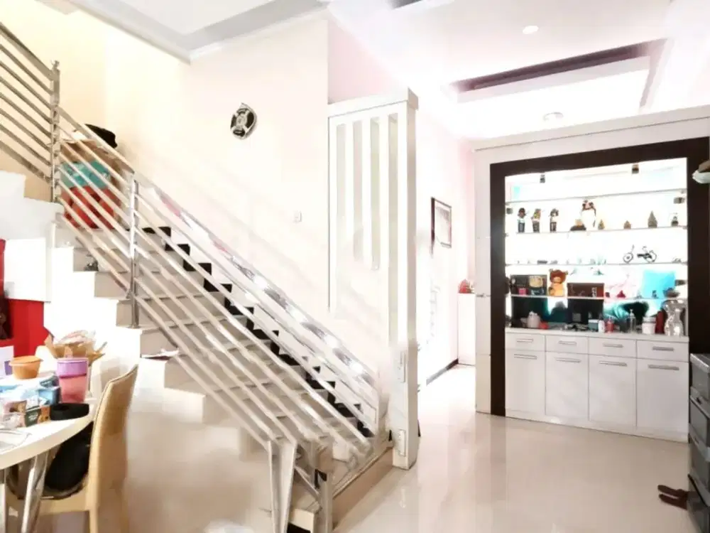 Dijual Rumah Minimalis Simpang Darmo Permai Selatan Strategis Siap Huni