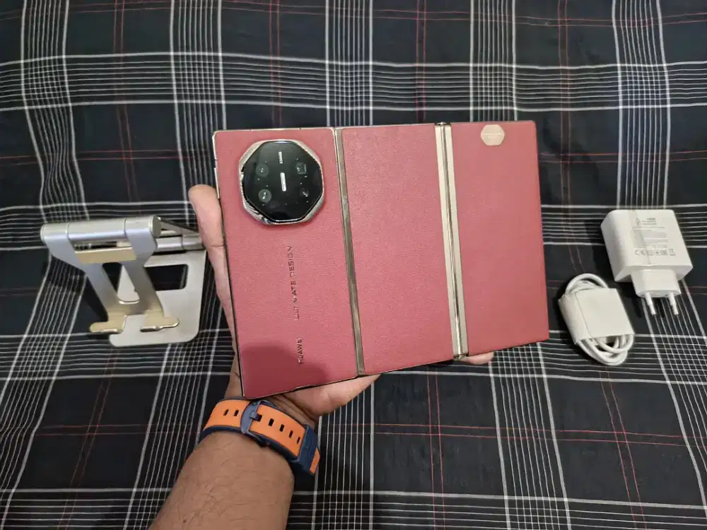 HUAWEI MATE XT ULTIMATE DESIGN 16/1TB NEBULA RED UNIT HP CHARGER ORI